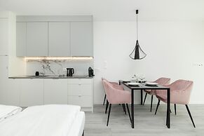 Studio With Swimming Pool by Renters