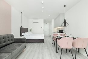 Studio With Swimming Pool by Renters