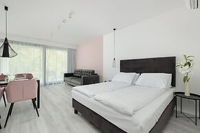 Studio With Swimming Pool by Renters