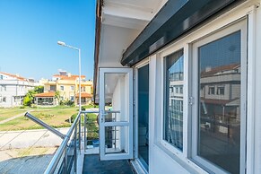 Villa With Terrace Right by the Sea in Urla