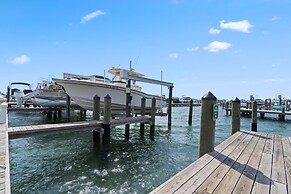 Phoenix On The Bay 1333 - Poseidon House 5 Bedroom Condo