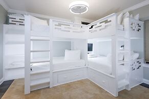 Phoenix On The Bay 1333 - Poseidon House 5 Bedroom Condo