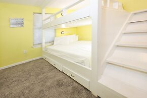 Phoenix Vii 71012 3 Bedroom Condo