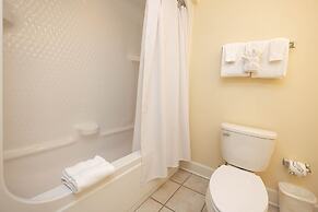 Phoenix On The Bay 1117 3 Bedroom Condo