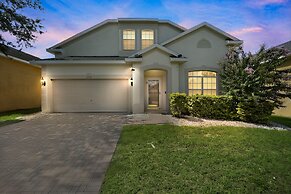 Elegant 5br Villa With Private Pool 5 Bedroom Home by RedAwning