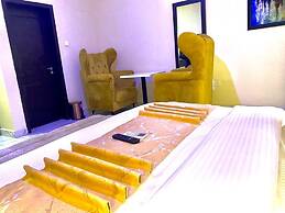 Rove Luxury Hotel and Suites