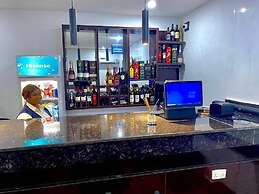 Rove Luxury Hotel and Suites