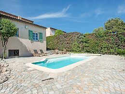 Riviera Hideaway for 2 Guests