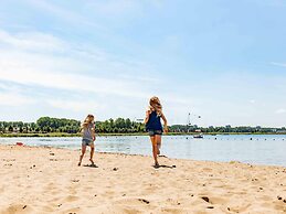 Chalet in a Holiday Park, 18 km. From Rotterdam
