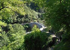 Sunlit Villa in Banne