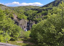 Sunlit Villa in Banne