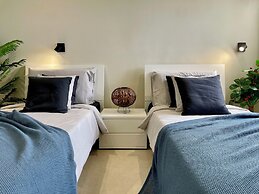 Bugibba Square Seafront LUX Apartments