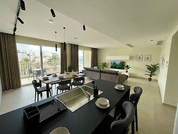 Bugibba Square Seafront LUX Apartments