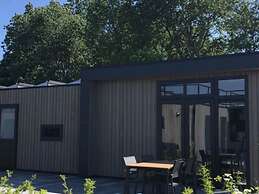 Modern Holiday Home With Dishwasher