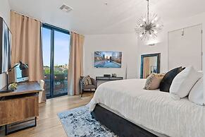 2BR Designer Condo East Downtown Austin