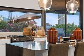2BR Designer Condo East Downtown Austin