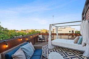 2BR Designer Condo East Downtown Austin