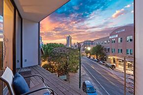 2BR Designer Condo East Downtown Austin