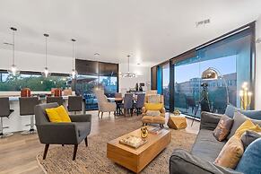 2BR Designer Condo East Downtown Austin