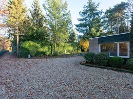 Nice Bungalow With Washing Machine at a Holiday Park in a Natural Area