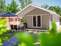 Beautiful Lodge With Dishwasher, Located on a Holiday Park in Brabant