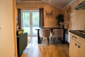 Beautiful Lodge With Dishwasher, Located on a Holiday Park in Brabant