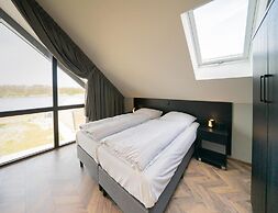 Lakeview Villa Retreat for 10