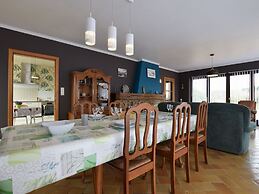 Welcoming Holiday Home With Large Garden
