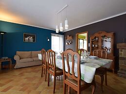 Welcoming Holiday Home With Large Garden