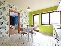 Welcoming Holiday Home With Large Garden