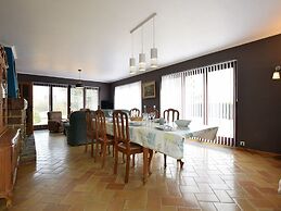 Welcoming Holiday Home With Large Garden