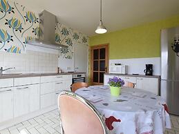 Welcoming Holiday Home With Large Garden