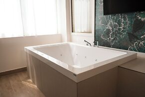 Monumental Luxury Rooms