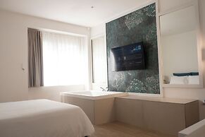 Monumental Luxury Rooms