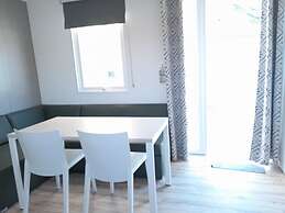 Nice Chalet With Microwave, 39 km. From Antwerp