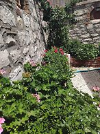 ESKİ URLA