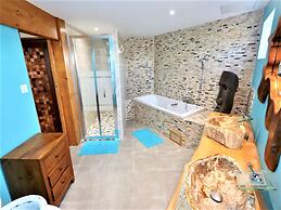 Luxurious Villa With Private spa Near Beach