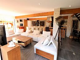 Luxurious Villa With Private spa Near Beach