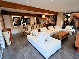 Luxurious Villa With Private spa Near Beach