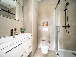 Luxury Villa With Dishwasher