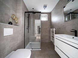 Luxury Villa With Dishwasher