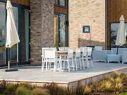 Luxury Villa With Dishwasher