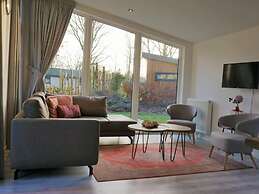 Comfy Chalet With Dishwasher Near the Beach