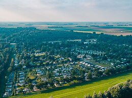 Comfy Chalet With Dishwasher Near the Beach