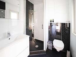 Comfy Chalet With Dishwasher Near the Beach