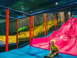 Comfy Chalet With Dishwasher Near the Beach