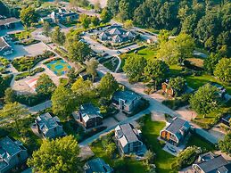 Comfy Chalet With Dishwasher Near the Beach