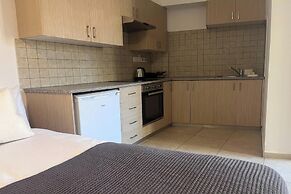 Phaedrus Living: Hoopoe Residencies 103