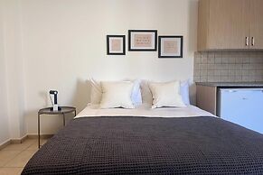 Phaedrus Living: Hoopoe Residencies 103