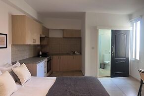 Phaedrus Living: Hoopoe Residencies 103